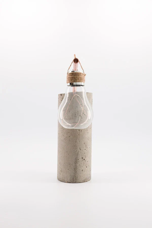 Lampe minimaliste en béton recyclé - Rébé - Image 3